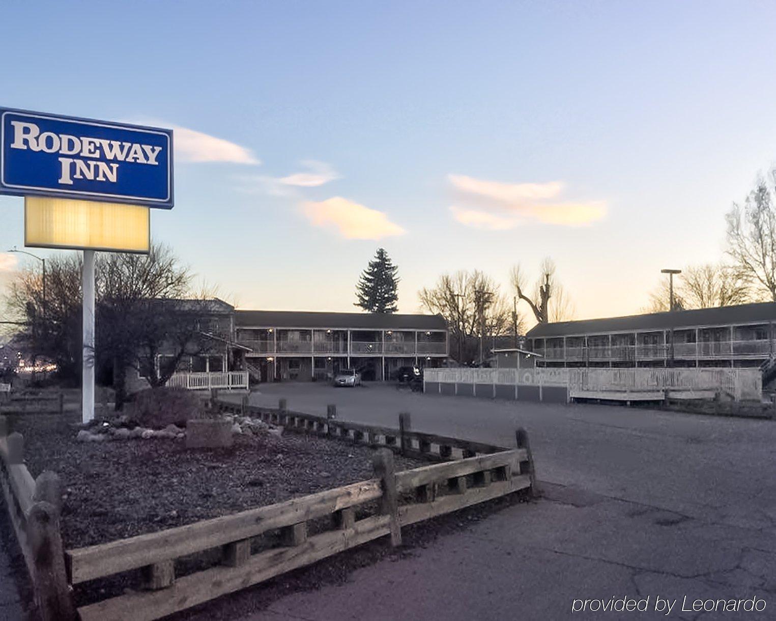 Super 8 By Wyndham Montrose Motel Exterior photo